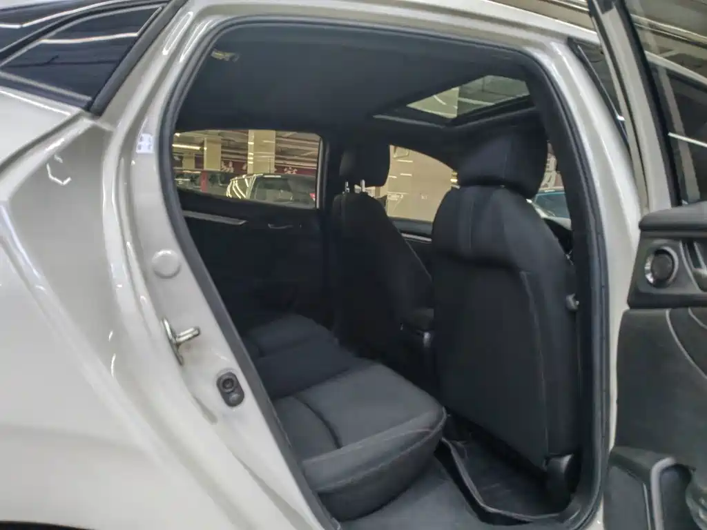 Honda Civic — фото 10