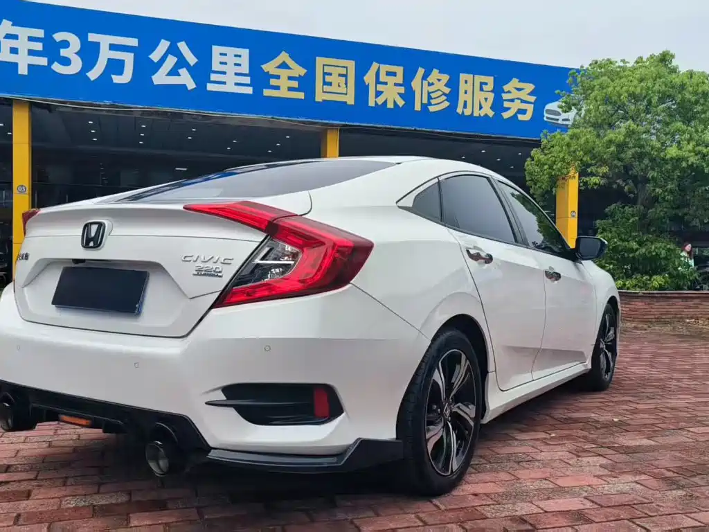 Honda Civic — фото 8