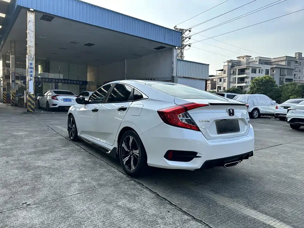 Honda Civic — фото 9