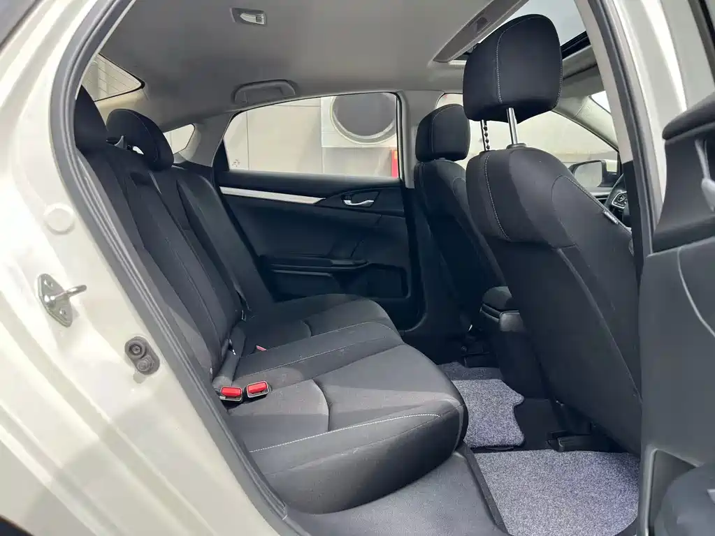 Honda Civic — фото 14