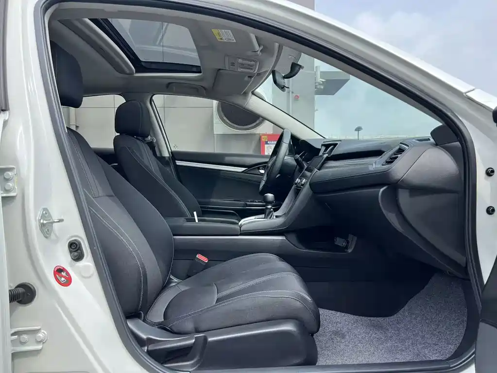 Honda Civic — фото 17