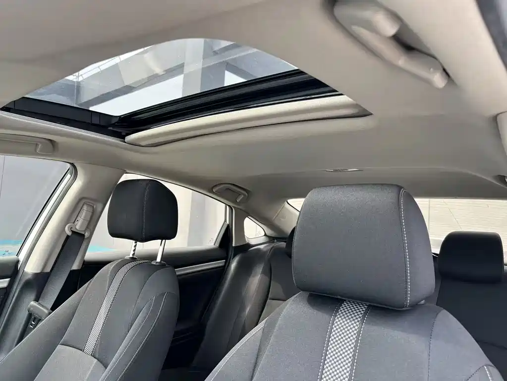 Honda Civic — фото 18