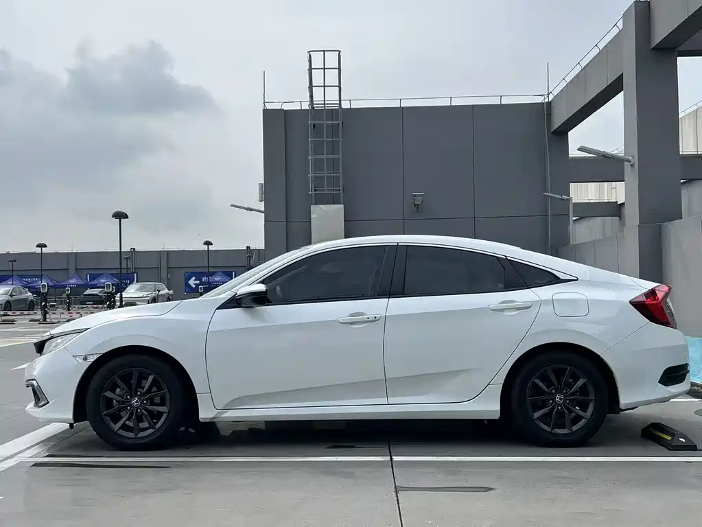 Honda Civic — фото 9