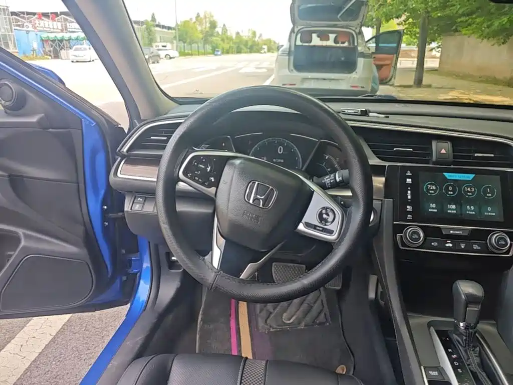 Honda Civic — фото 11