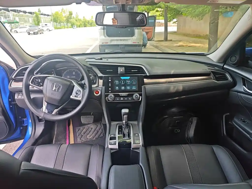 Honda Civic — фото 10