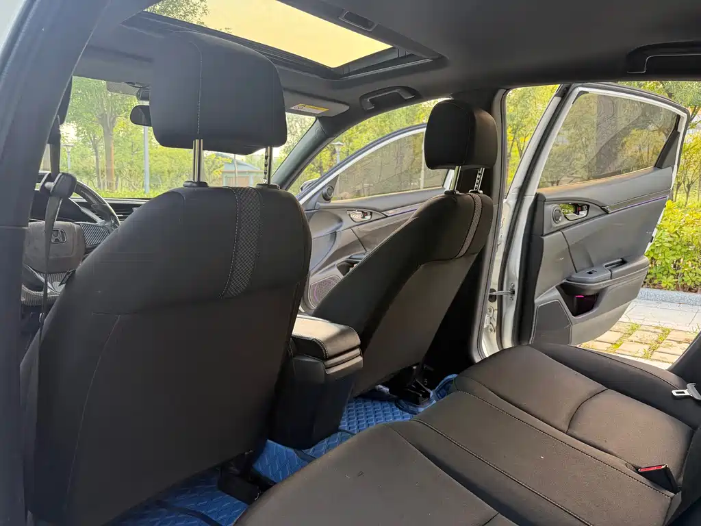Honda Civic — фото 10