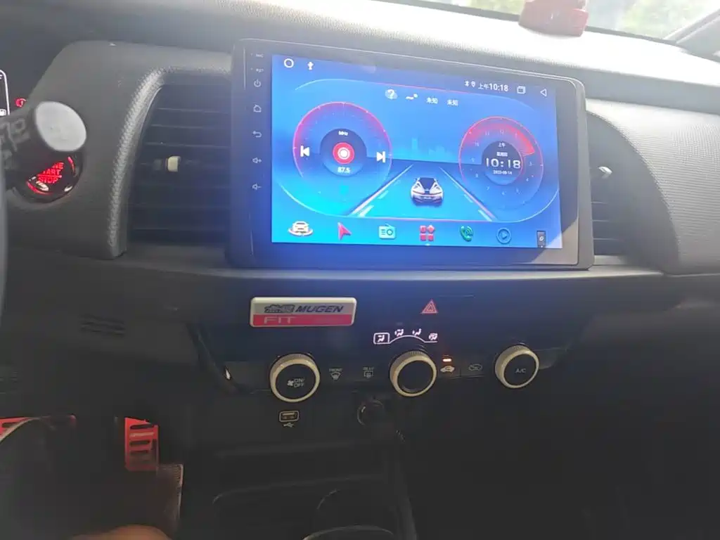 Honda Fit — фото 13