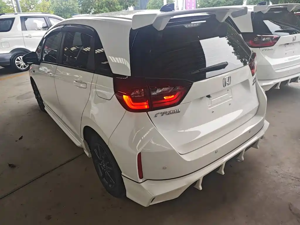 Honda Fit — фото 5