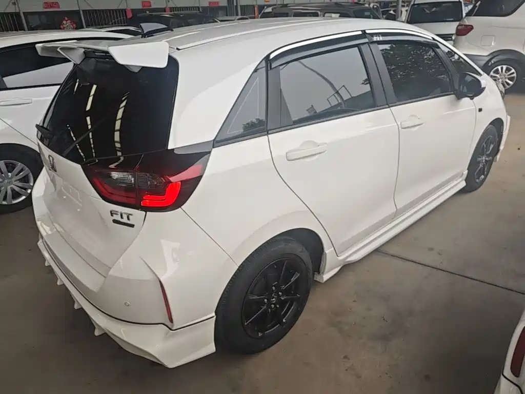 Honda Fit — фото 7