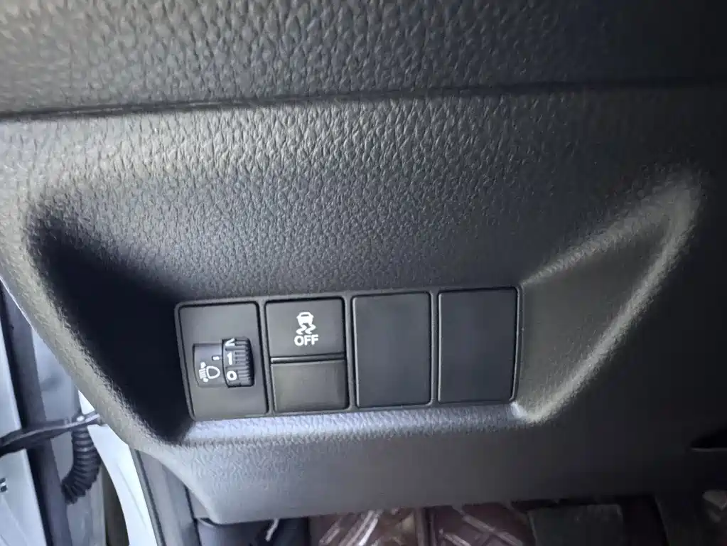 Honda Fit — фото 17