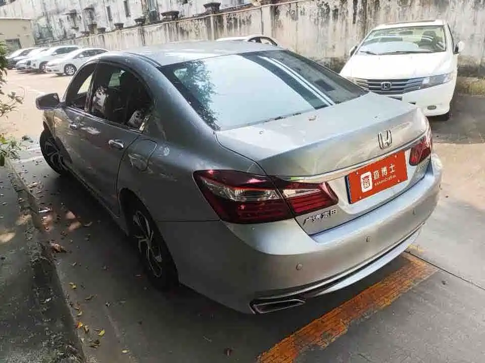 Honda Accord — фото 4