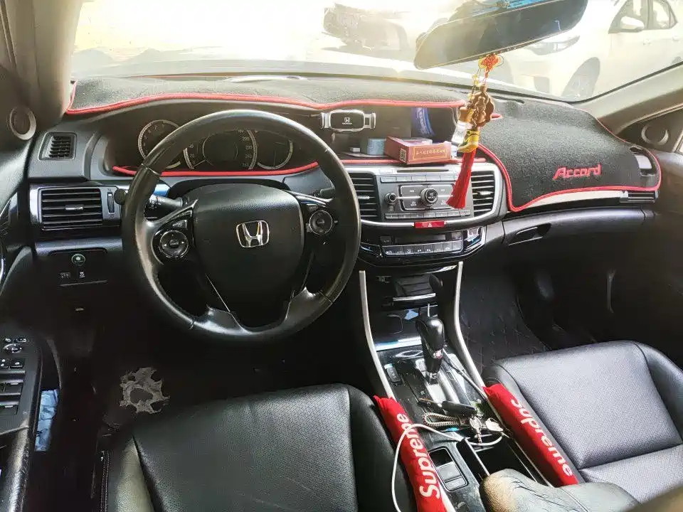 Honda Accord — фото 5