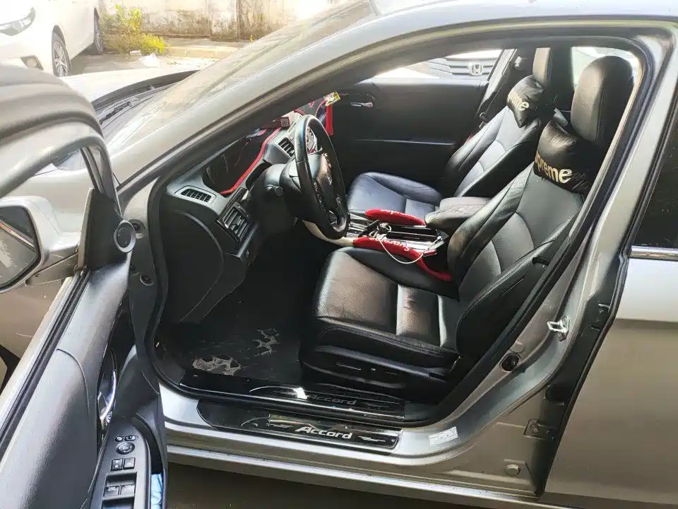 Honda Accord — фото 6