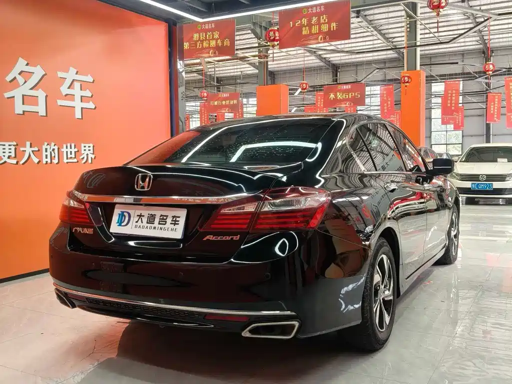 Honda Accord — фото 4