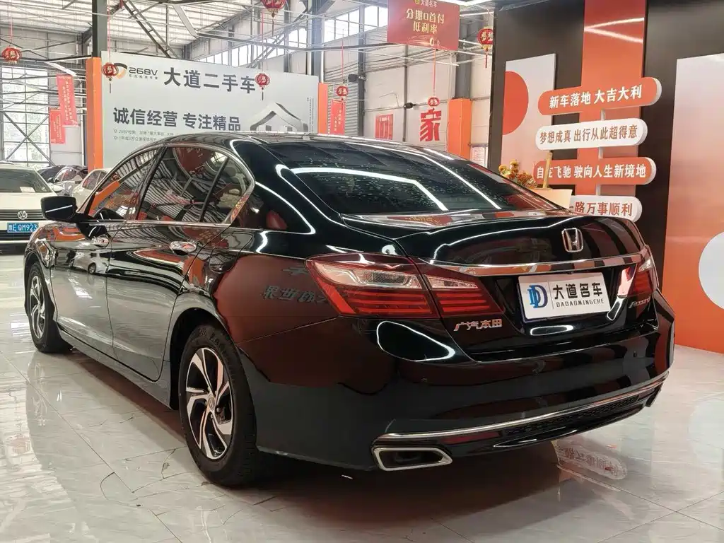Honda Accord — фото 5