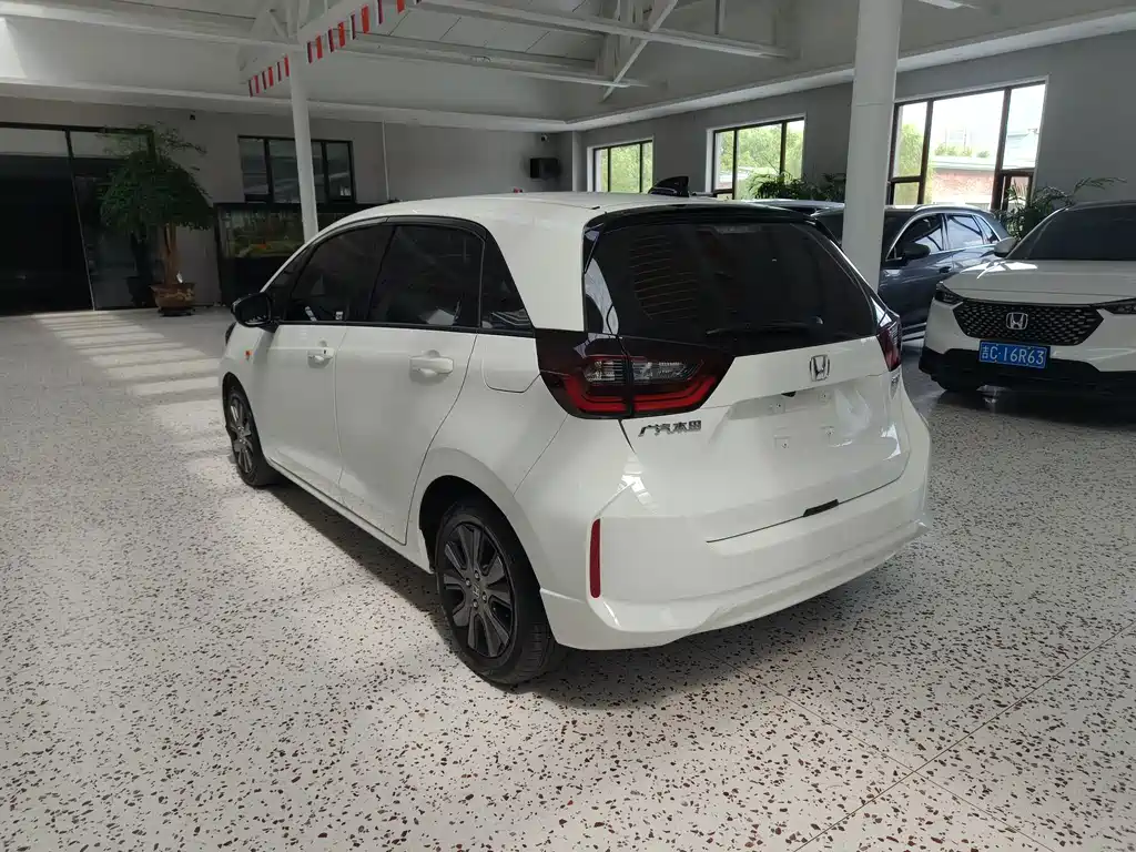 Honda Fit — фото 21