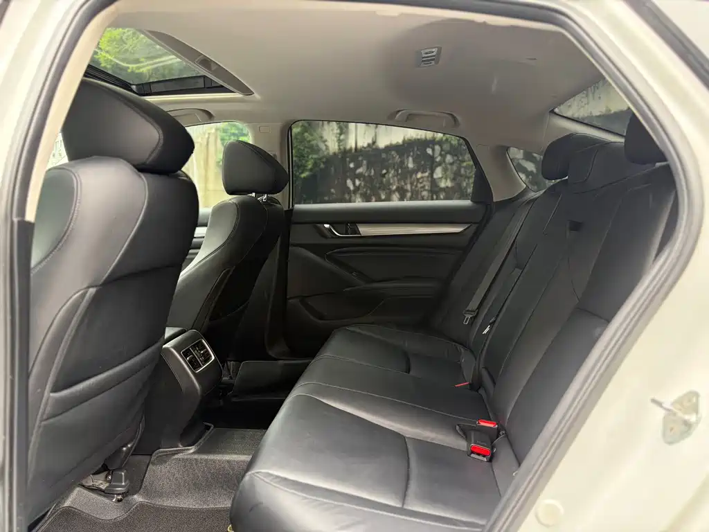 Honda Accord — фото 13