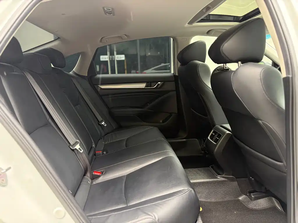Honda Accord — фото 14