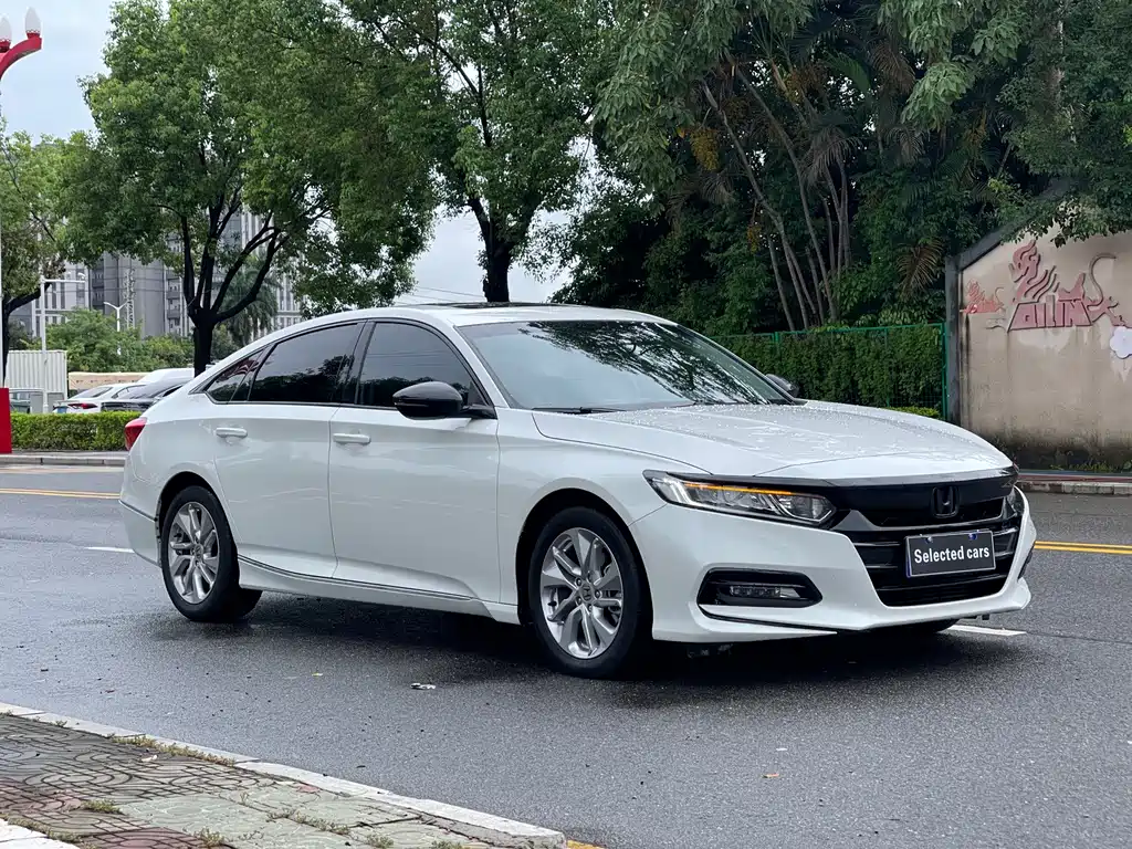 Honda Accord — фото 3