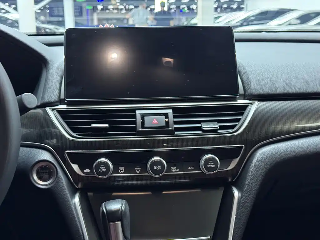 Honda Accord — фото 11
