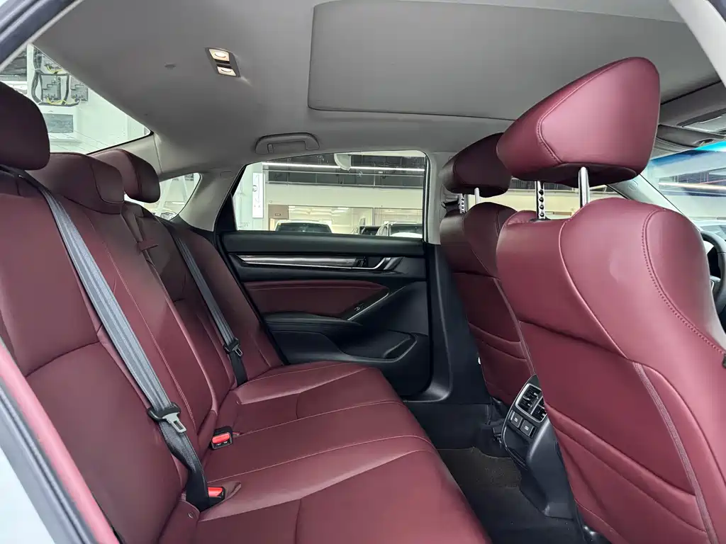 Honda Accord — фото 15