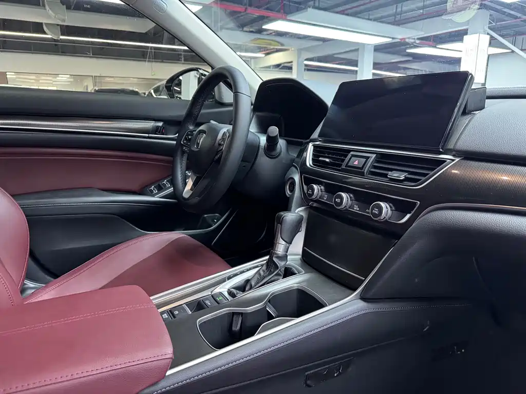 Honda Accord — фото 18