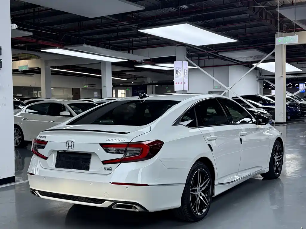 Honda Accord — фото 19