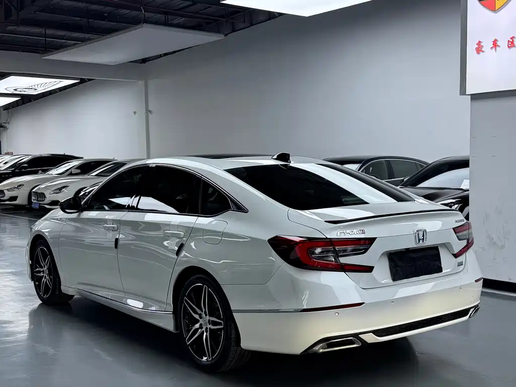 Honda Accord — фото 21