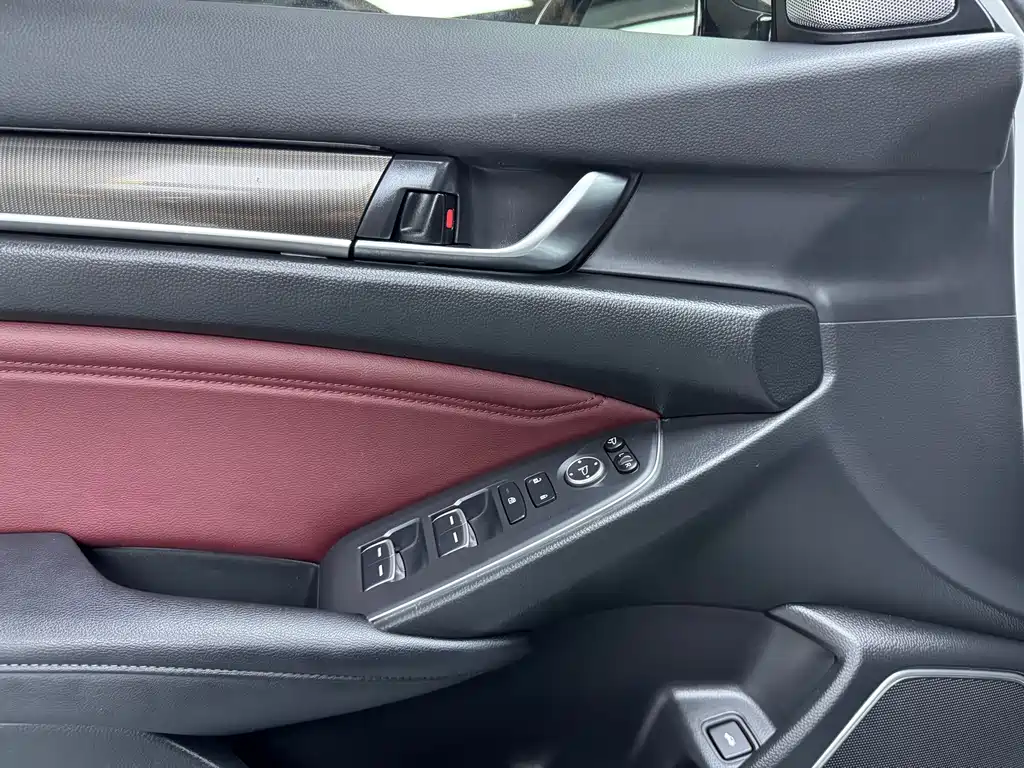 Honda Accord — фото 4