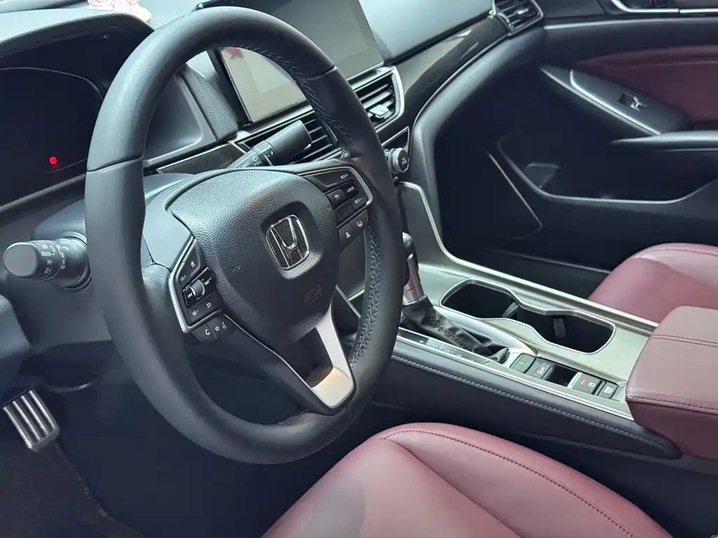 Honda Accord — фото 7