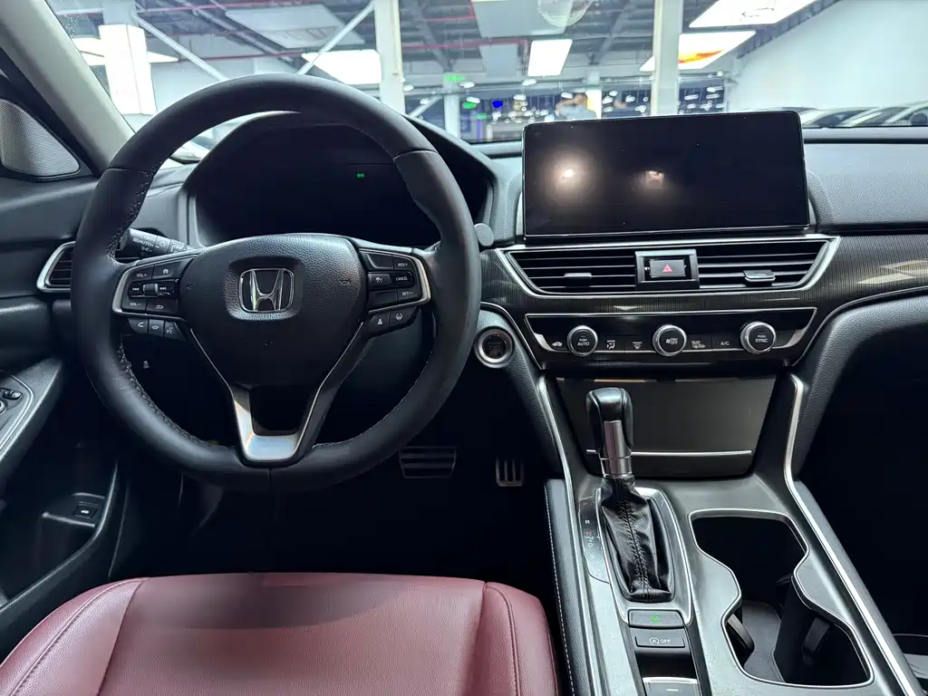 Honda Accord — фото 10