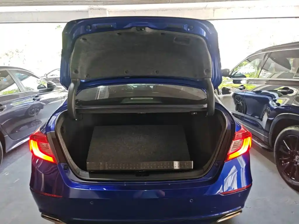 Honda Accord — фото 19