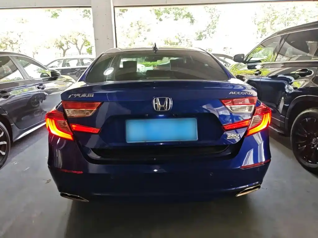 Honda Accord — фото 6