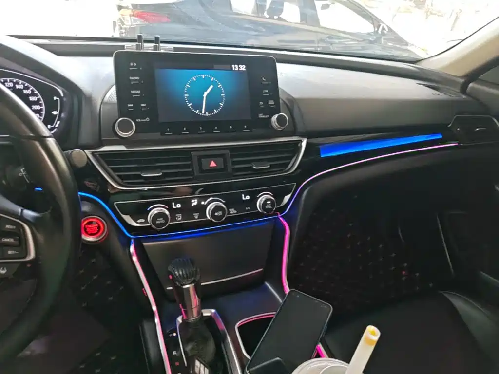 Honda Accord — фото 10