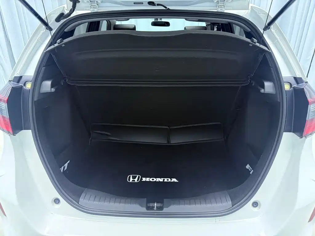 Honda Fit — фото 10