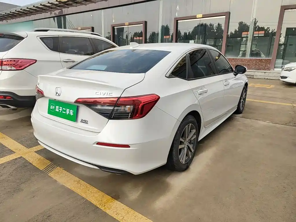 Honda Civic — фото 7