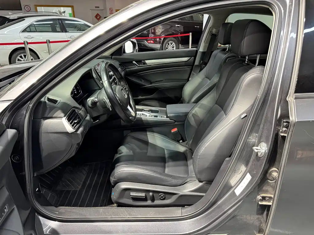 Honda Accord — фото 13