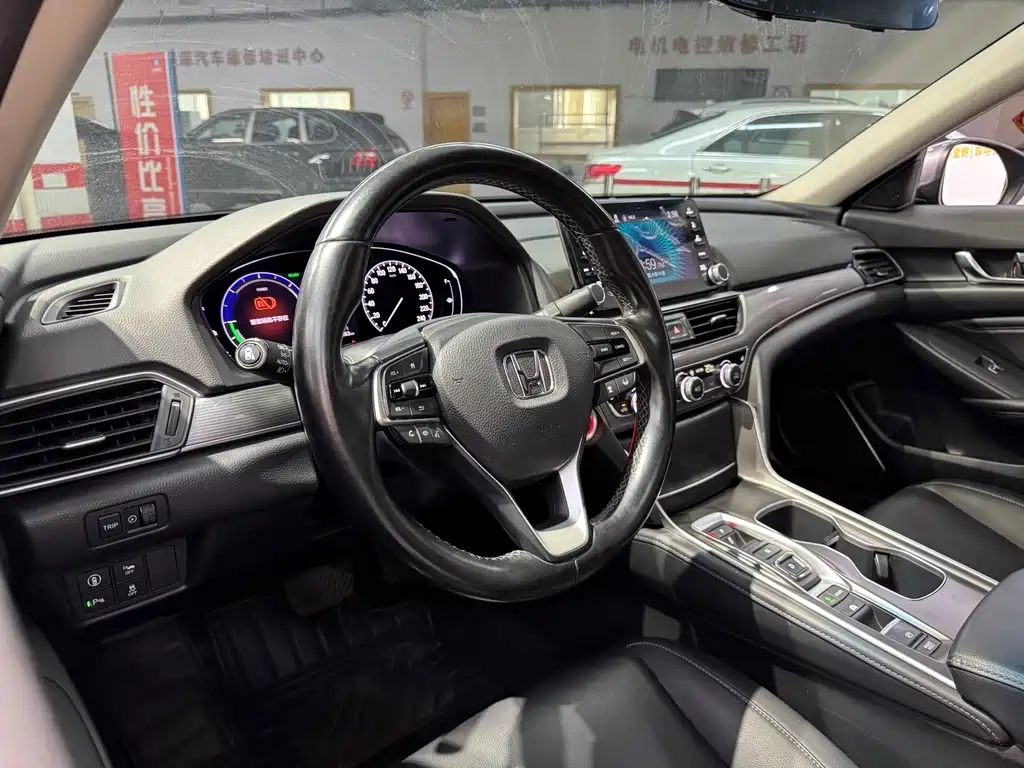 Honda Accord — фото 14