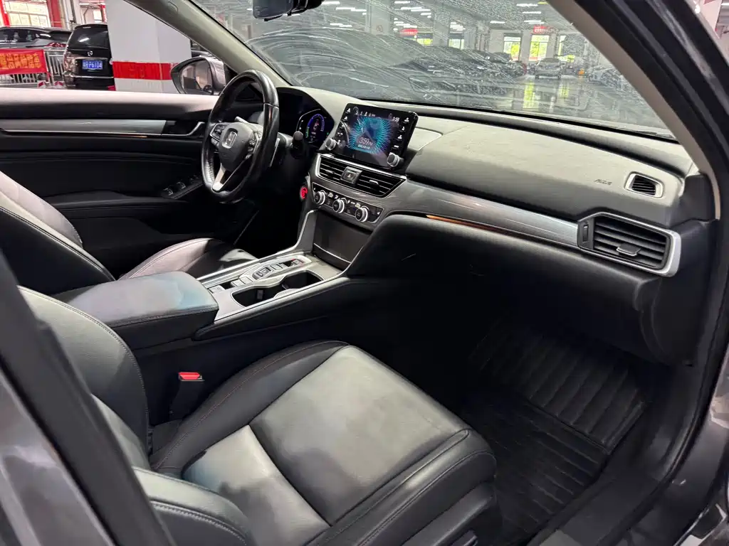 Honda Accord — фото 17