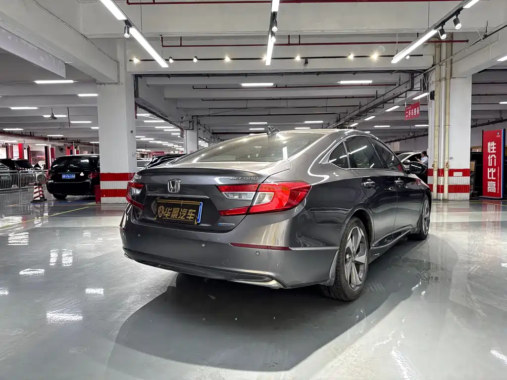 Honda Accord — фото 7