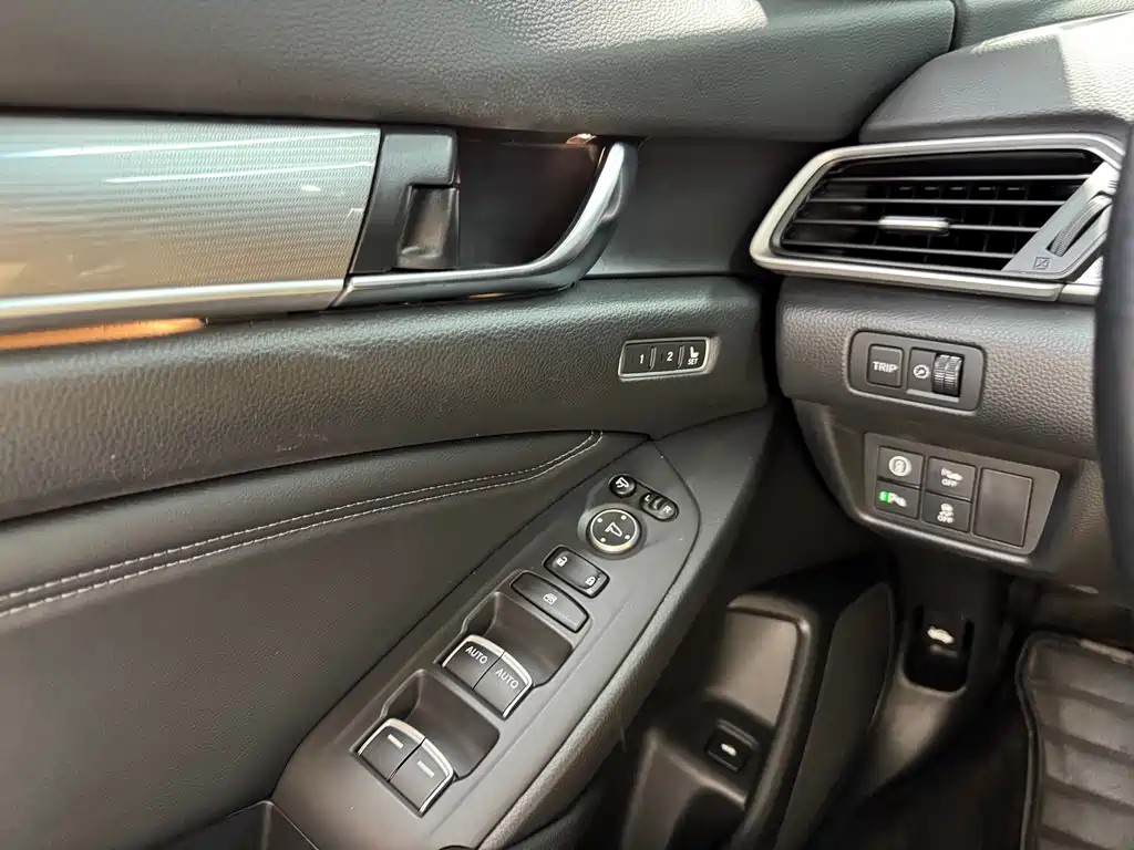 Honda Accord — фото 10