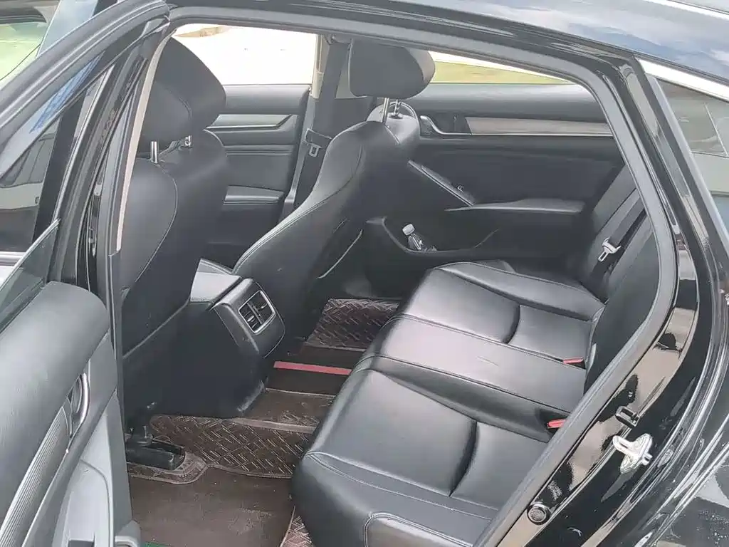 Honda Accord — фото 11