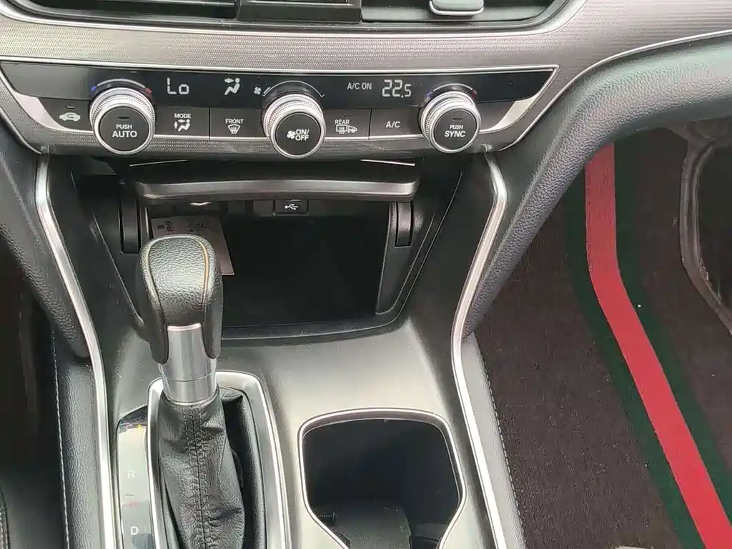 Honda Accord — фото 13