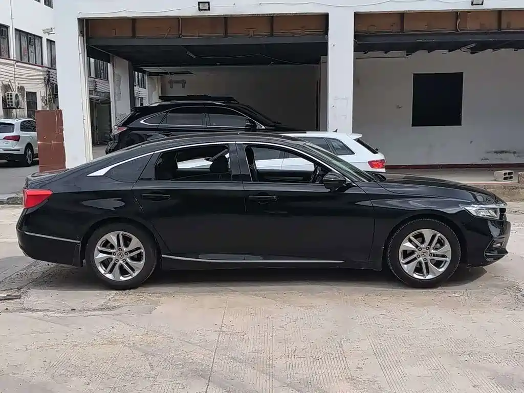 Honda Accord — фото 3