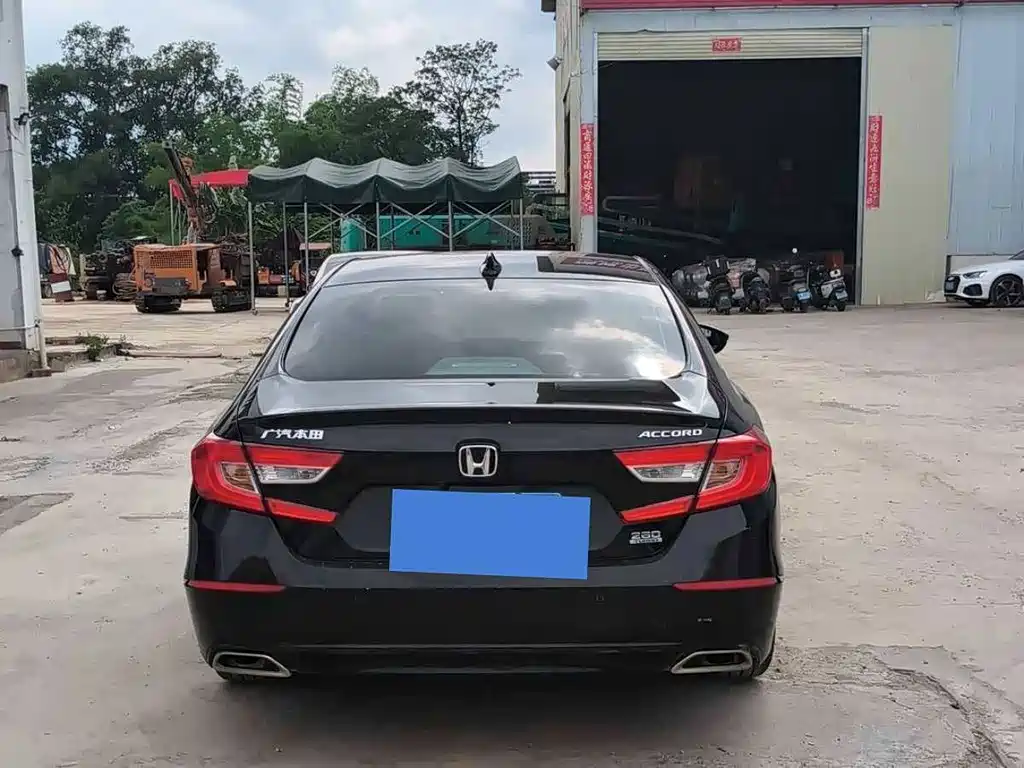 Honda Accord — фото 4