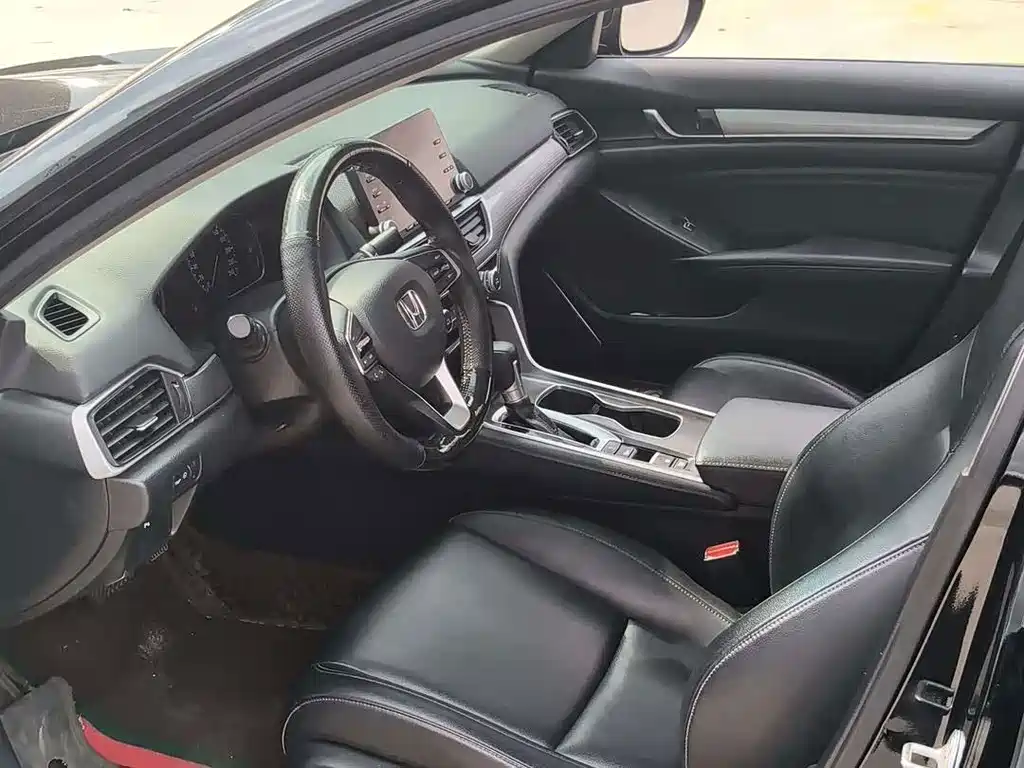 Honda Accord — фото 9