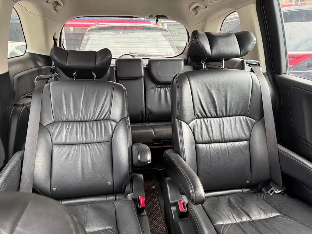 Honda Odyssey — фото 14
