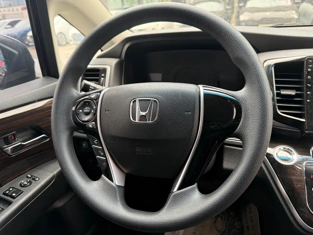 Honda Odyssey — фото 15