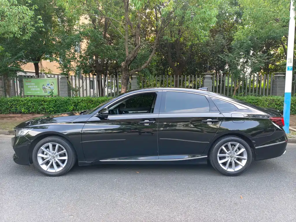 Honda Accord — фото 3