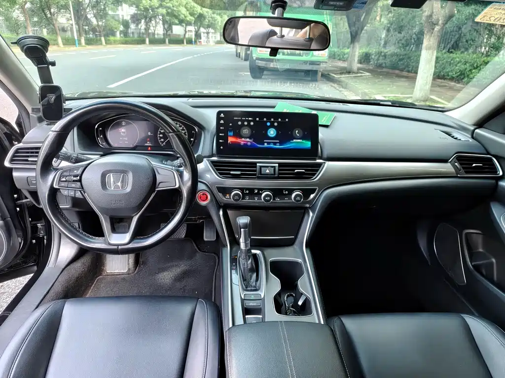 Honda Accord — фото 4